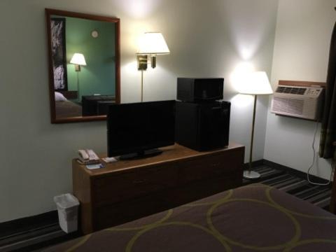 Super 8 By Wyndham Airport I90 Hotel Сиукс Фолс Екстериор снимка